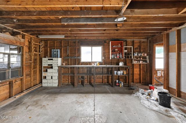 28992 Tracy Road, Walbridge, OH 43465