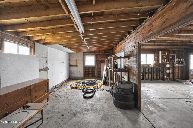 28992 Tracy Road, Walbridge, OH 43465