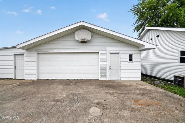 28992 Tracy Road, Walbridge, OH 43465