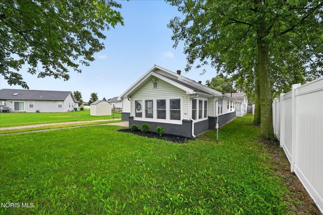 28992 Tracy Road, Walbridge, OH 43465