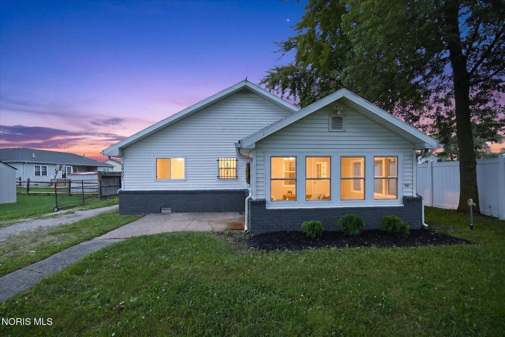 28992 Tracy Road, Walbridge, OH 43465