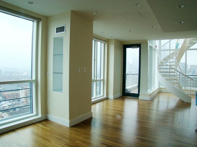 1 Nassau Street 2209, Boston, MA 02111