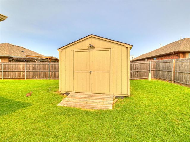 2904 NW 183rd Circle, Edmond, OK 73012
