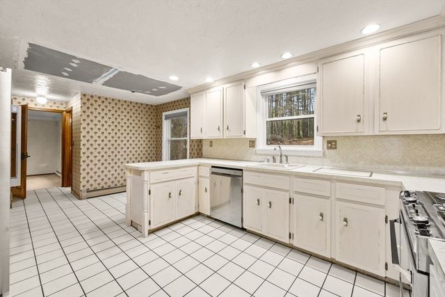 14 Estey Way, Canton, MA 02021