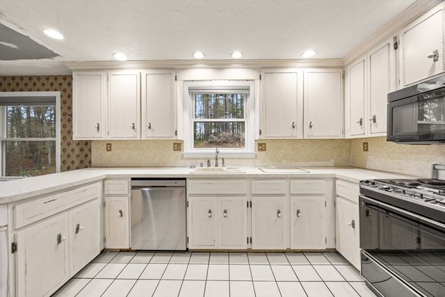 14 Estey Way, Canton, MA 02021