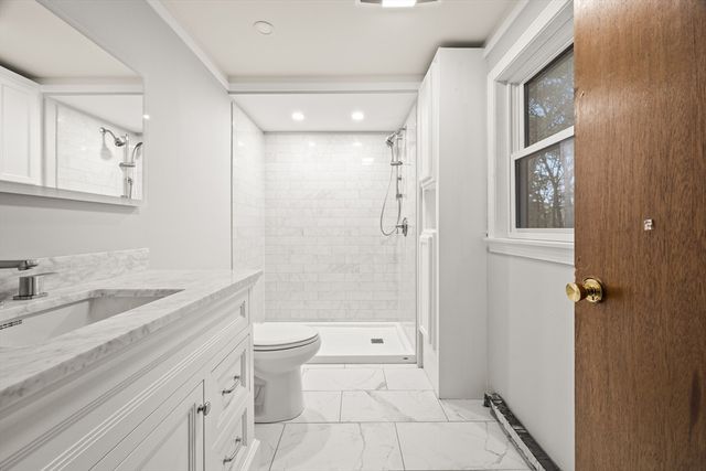 14 Estey Way, Canton, MA 02021