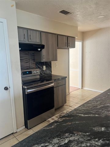 10446 Towneview Drive, Sugar Land, TX 77498