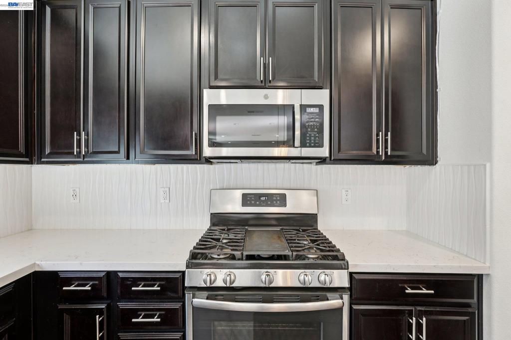 Image 15 of property listing at 510 E Albertina Ave, Mountain House, CA 95391