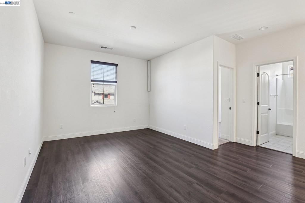 Image 20 of property listing at 510 E Albertina Ave, Mountain House, CA 95391