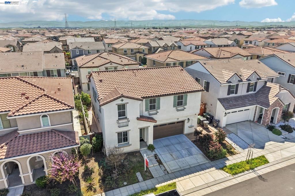 Image 41 of property listing at 510 E Albertina Ave, Mountain House, CA 95391