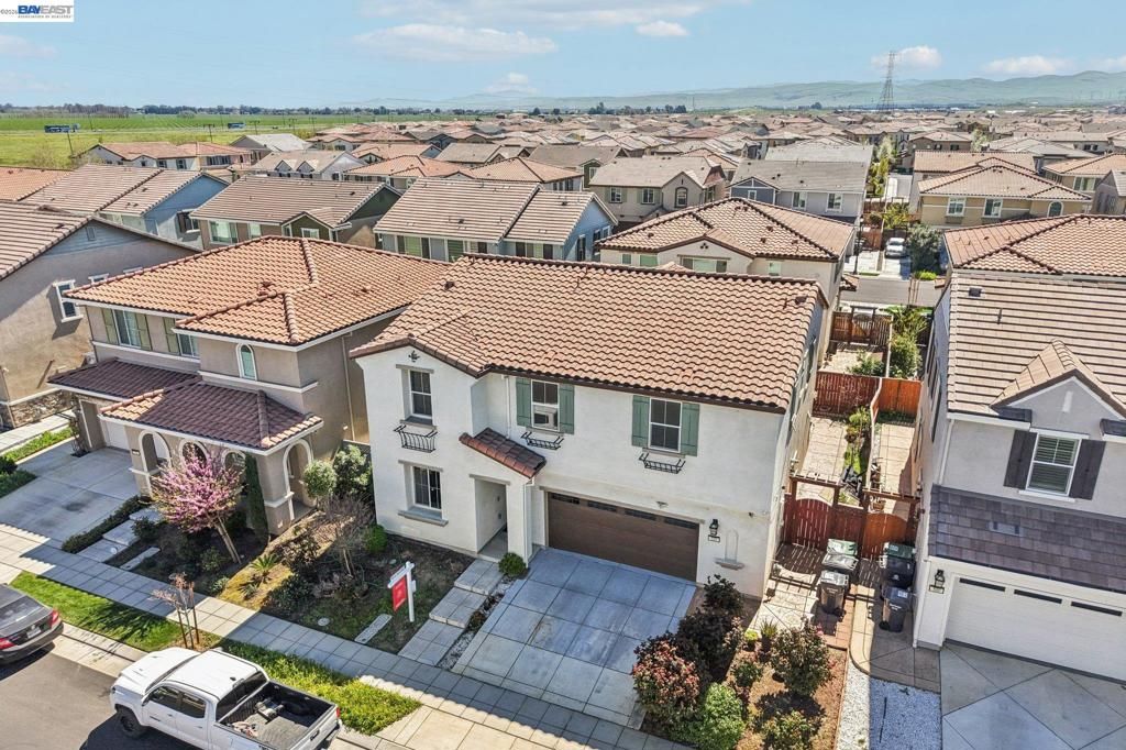 Image 43 of property listing at 510 E Albertina Ave, Mountain House, CA 95391