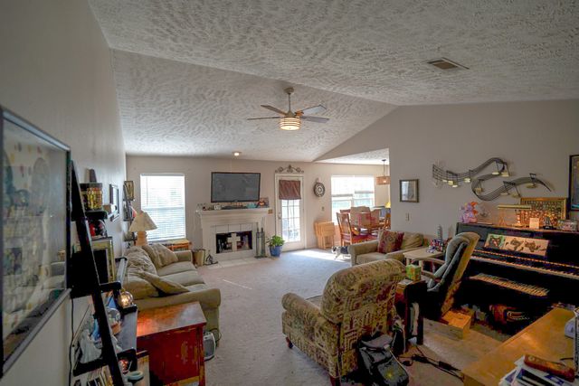 1861 Portview Dr, Spring Hill, TN 37174