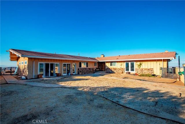 1032 W Avenue S14, Palmdale, CA 93551