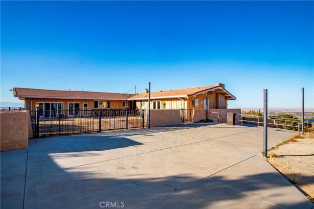 1032 W Avenue S14, Palmdale, CA 93551