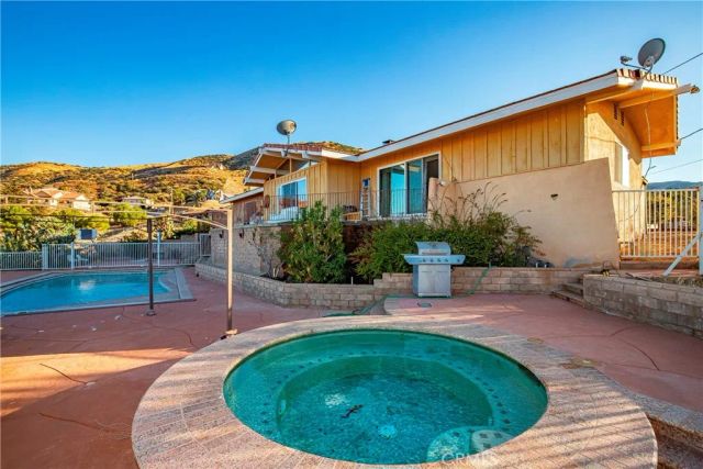 1032 W Avenue S14, Palmdale, CA 93551