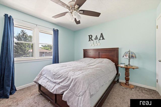 5806 S 113 Street, Omaha, NE 68137