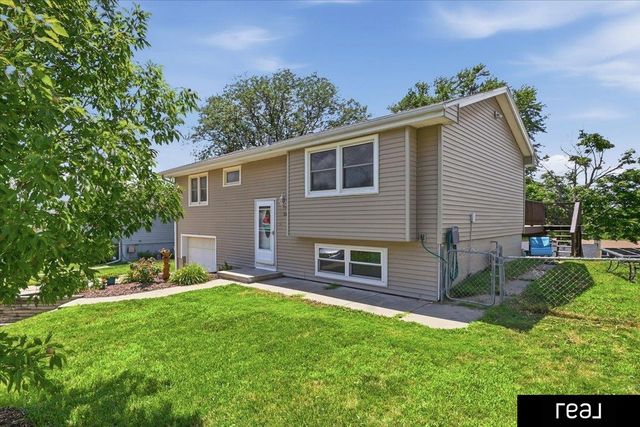 5806 S 113 Street, Omaha, NE 68137