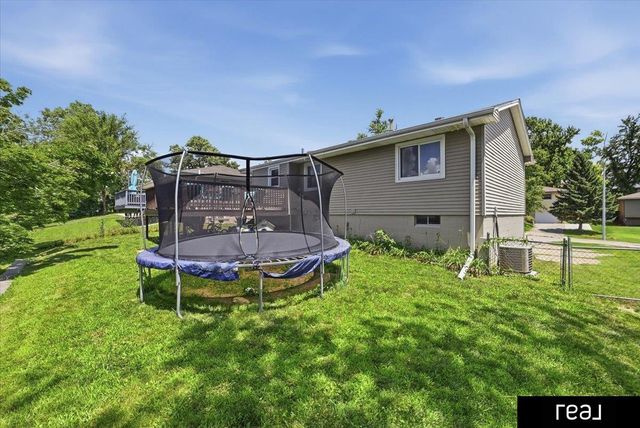 5806 S 113 Street, Omaha, NE 68137