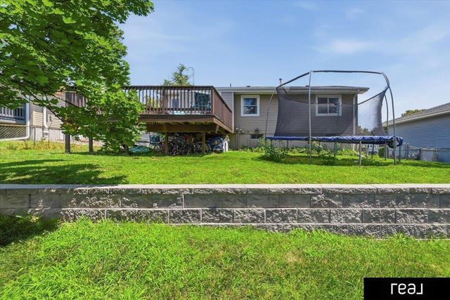 5806 S 113 Street, Omaha, NE 68137