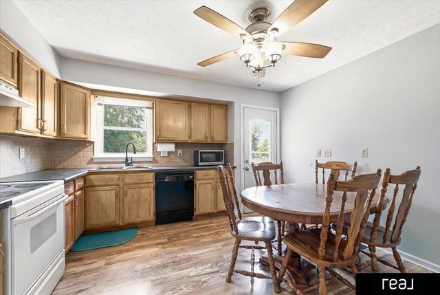 5806 S 113 Street, Omaha, NE 68137