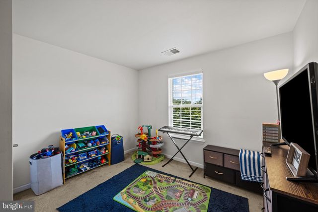 8608 DIAMOND RUN CT, Seven Valleys, PA 17360