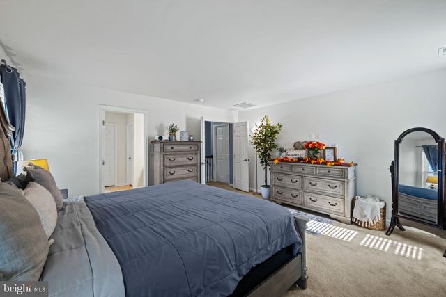 8608 DIAMOND RUN CT, Seven Valleys, PA 17360