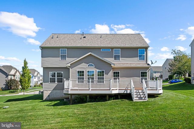 8608 DIAMOND RUN CT, Seven Valleys, PA 17360