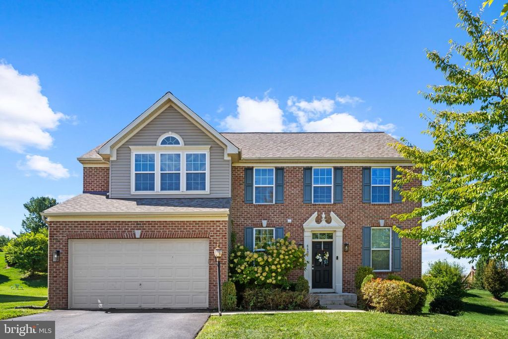 8608 DIAMOND RUN CT, Seven Valleys, PA 17360