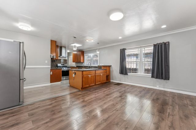 1433 56Th Ave, Oakland, CA 94621