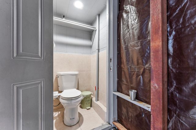 1433 56Th Ave, Oakland, CA 94621