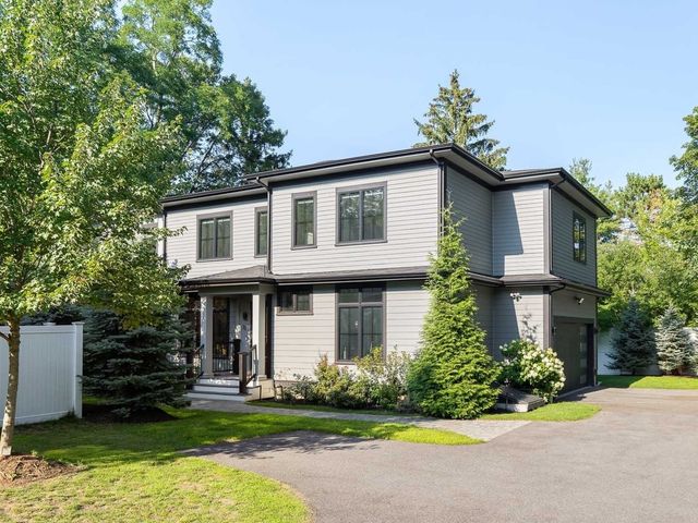 32 Lantern Ln, Wellesley, MA 02481