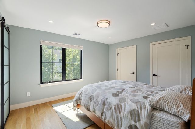 32 Lantern Ln, Wellesley, MA 02481
