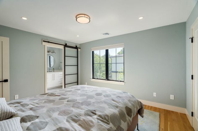 32 Lantern Ln, Wellesley, MA 02481