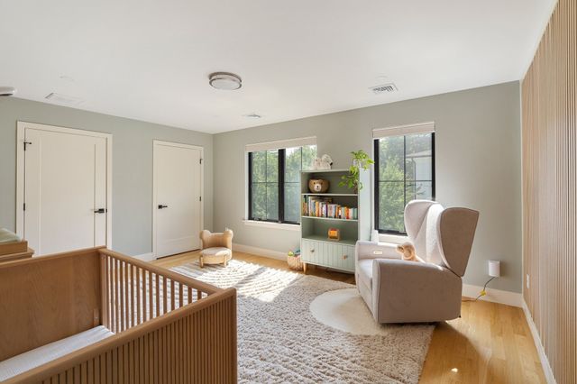 32 Lantern Ln, Wellesley, MA 02481