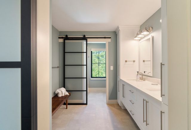 32 Lantern Ln, Wellesley, MA 02481