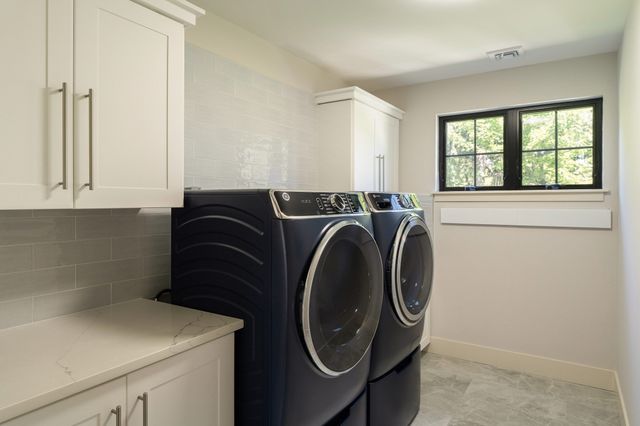 32 Lantern Ln, Wellesley, MA 02481