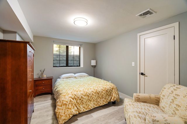 32 Lantern Ln, Wellesley, MA 02481