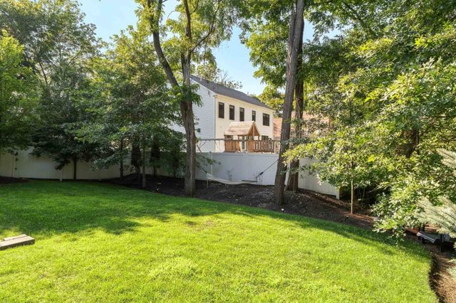 32 Lantern Ln, Wellesley, MA 02481