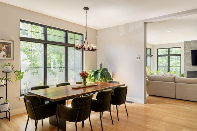 32 Lantern Ln, Wellesley, MA 02481