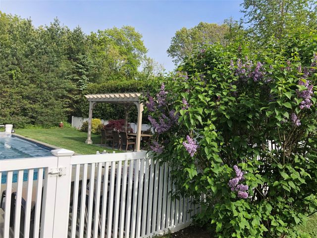 38 Jessup Avenue, Quogue, NY 11959