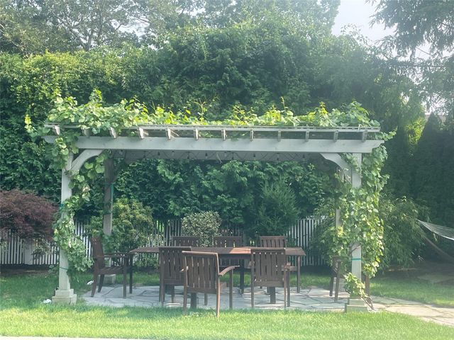 38 Jessup Avenue, Quogue, NY 11959