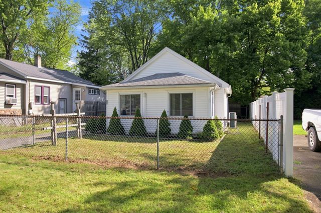 15 Alice St, Springfield, MA 01109