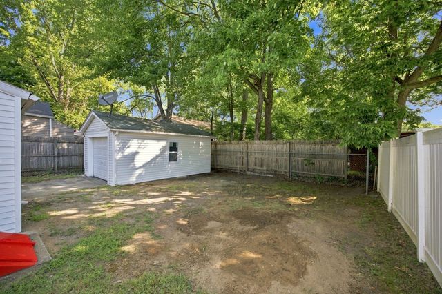15 Alice St, Springfield, MA 01109