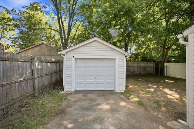 15 Alice St, Springfield, MA 01109