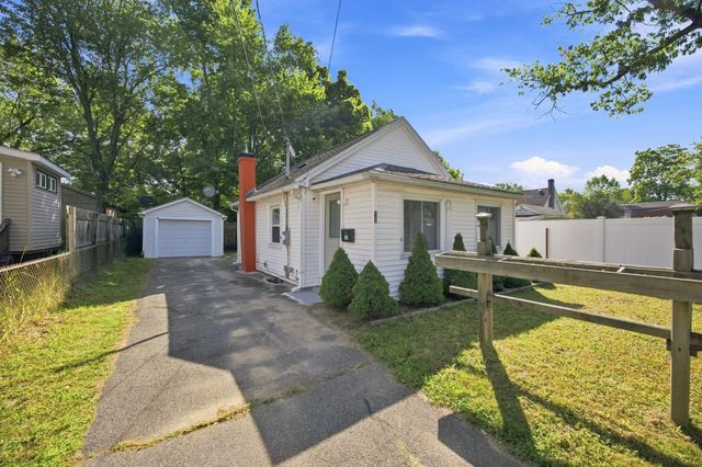 15 Alice St, Springfield, MA 01109