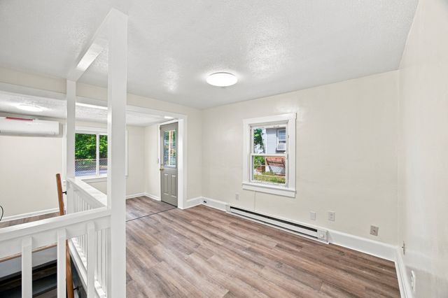15 Alice St, Springfield, MA 01109