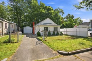 15 Alice St, Springfield, MA 01109