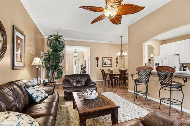 1230 Sweetwater LN 2208, Naples, FL 34110