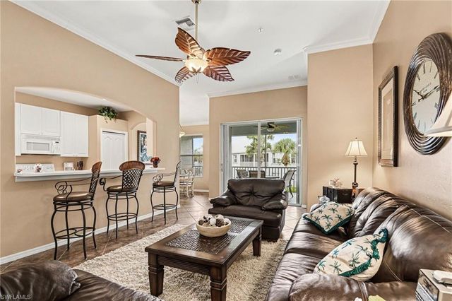 1230 Sweetwater LN 2208, Naples, FL 34110