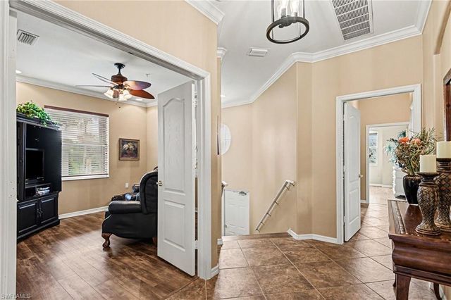 1230 Sweetwater LN 2208, Naples, FL 34110